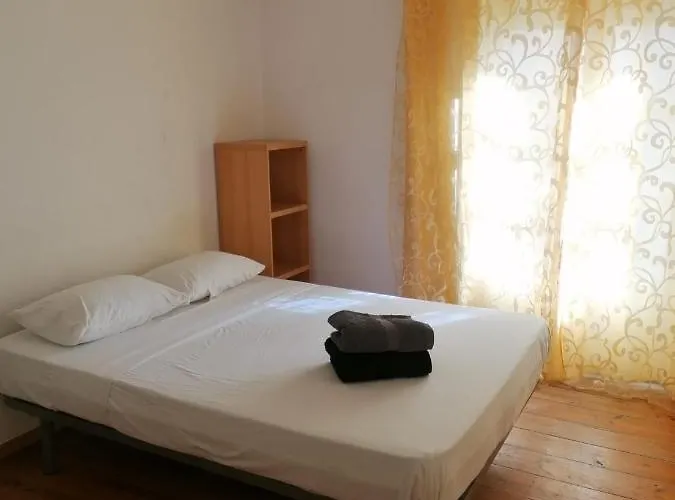 Bica Apartments بيت ضيافة