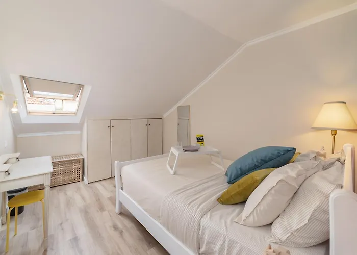 Bica Apartments بيت ضيافة 3*